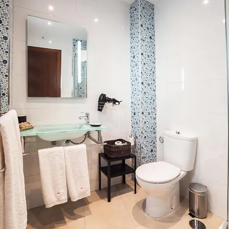 Apartamentos Reyes Católicos by Medina Living-2